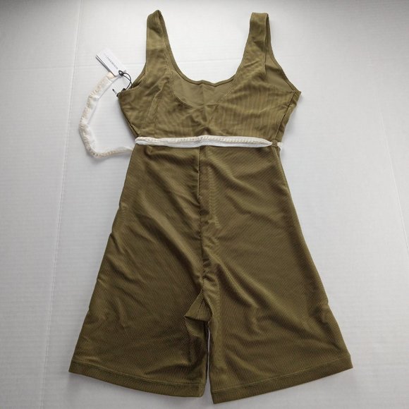 We Wore What Scoop Bodysuit Women's Size Small Green Ribbed Chain Belt Athletic - Picture 4 of 8